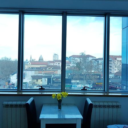 Central Apartment With 24-7 Building Security Novi Sad Dış mekan fotoğraf