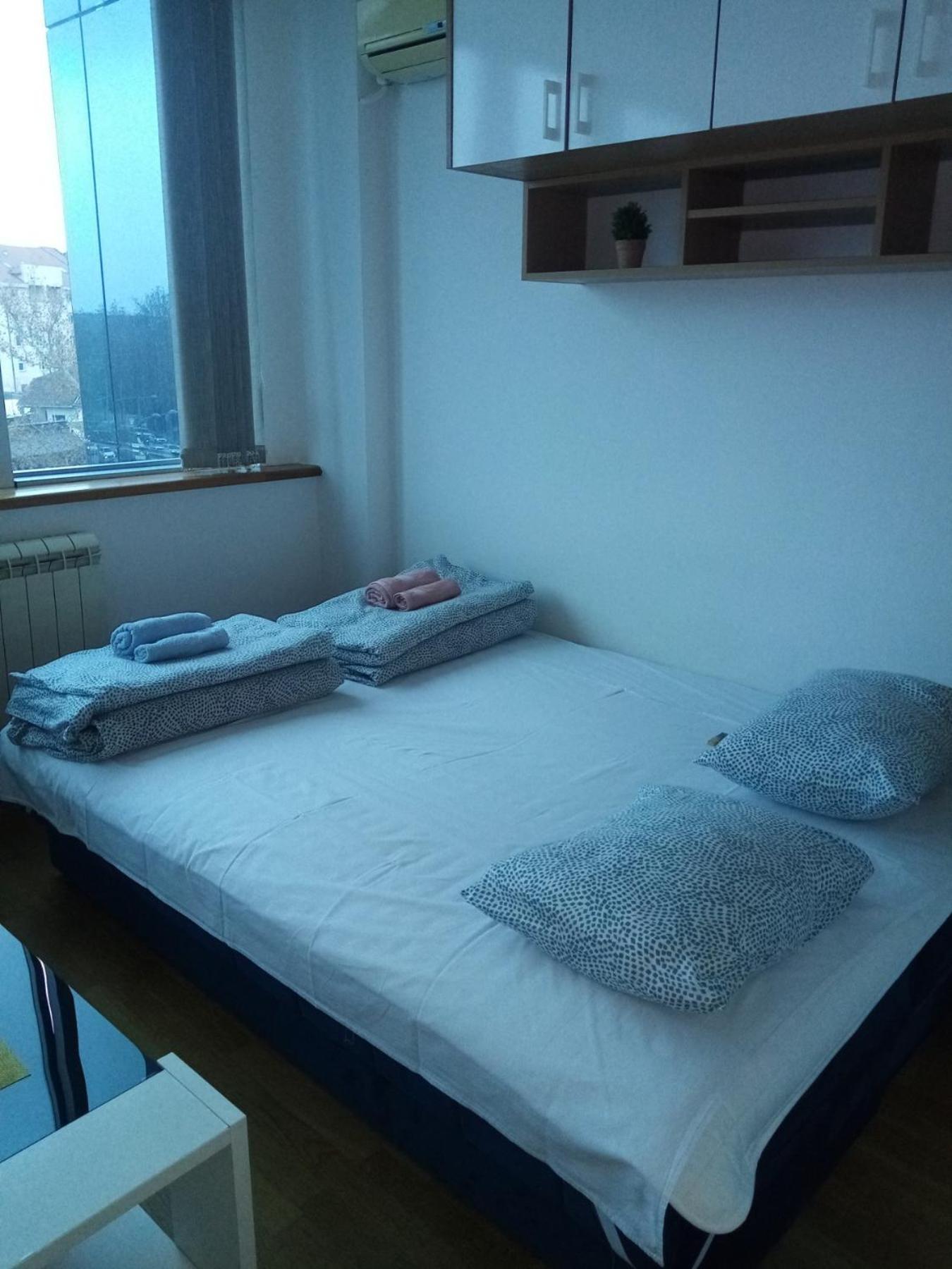 Central Apartment With 24-7 Building Security Novi Sad Dış mekan fotoğraf